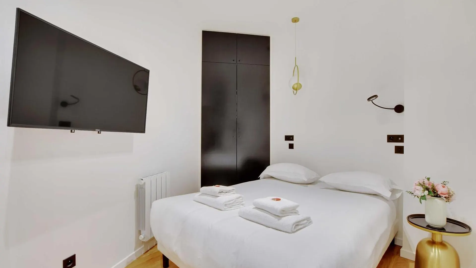 Authentic Apartment - 2Br - 6P - Moulin Rouge Paris