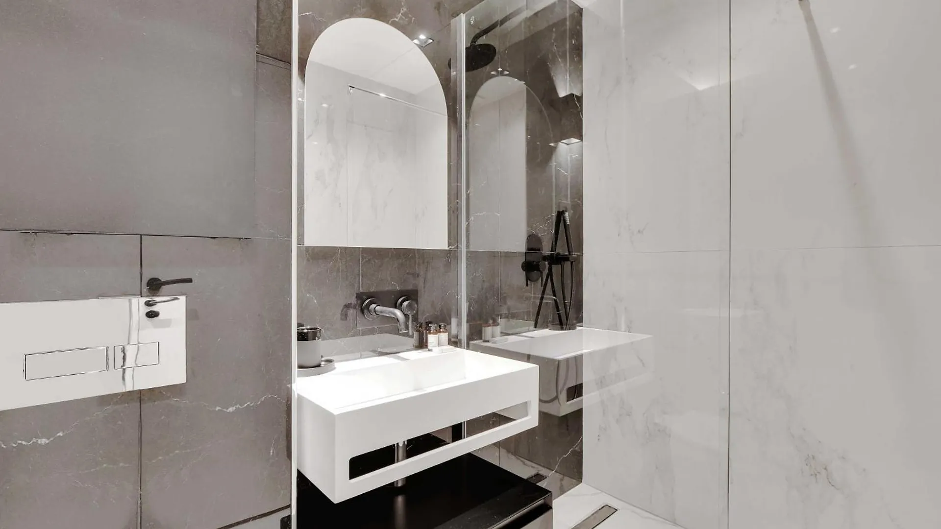 Authentic Apartment - 2Br - 6P - Moulin Rouge Paris